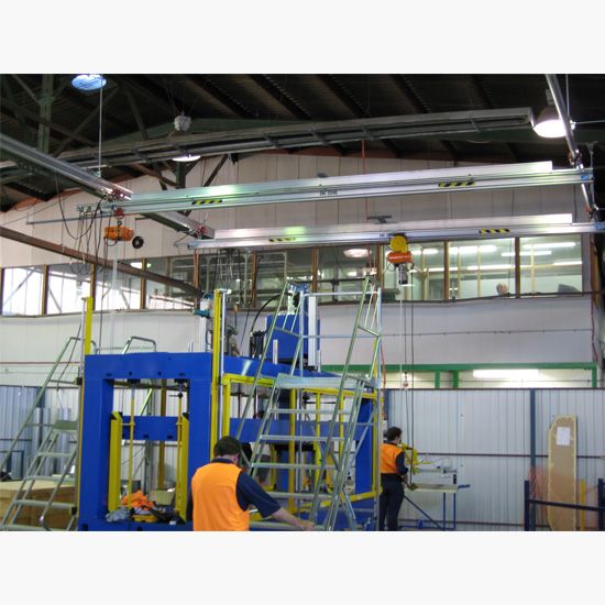 Roof mounted aluminium gantry crane