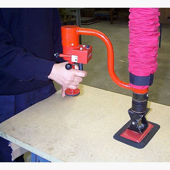 Offset handle vacuum lifter