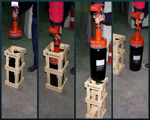 Custom vacuum lifting foot for 25kg bottles of wine